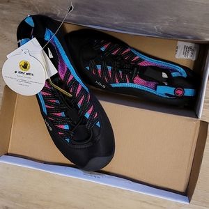 Body glove water shoe